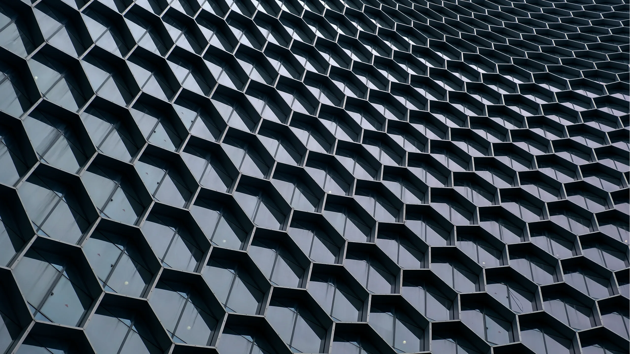 abstract-hexagonal-pattern-on-skyscraper-exterior_16_9