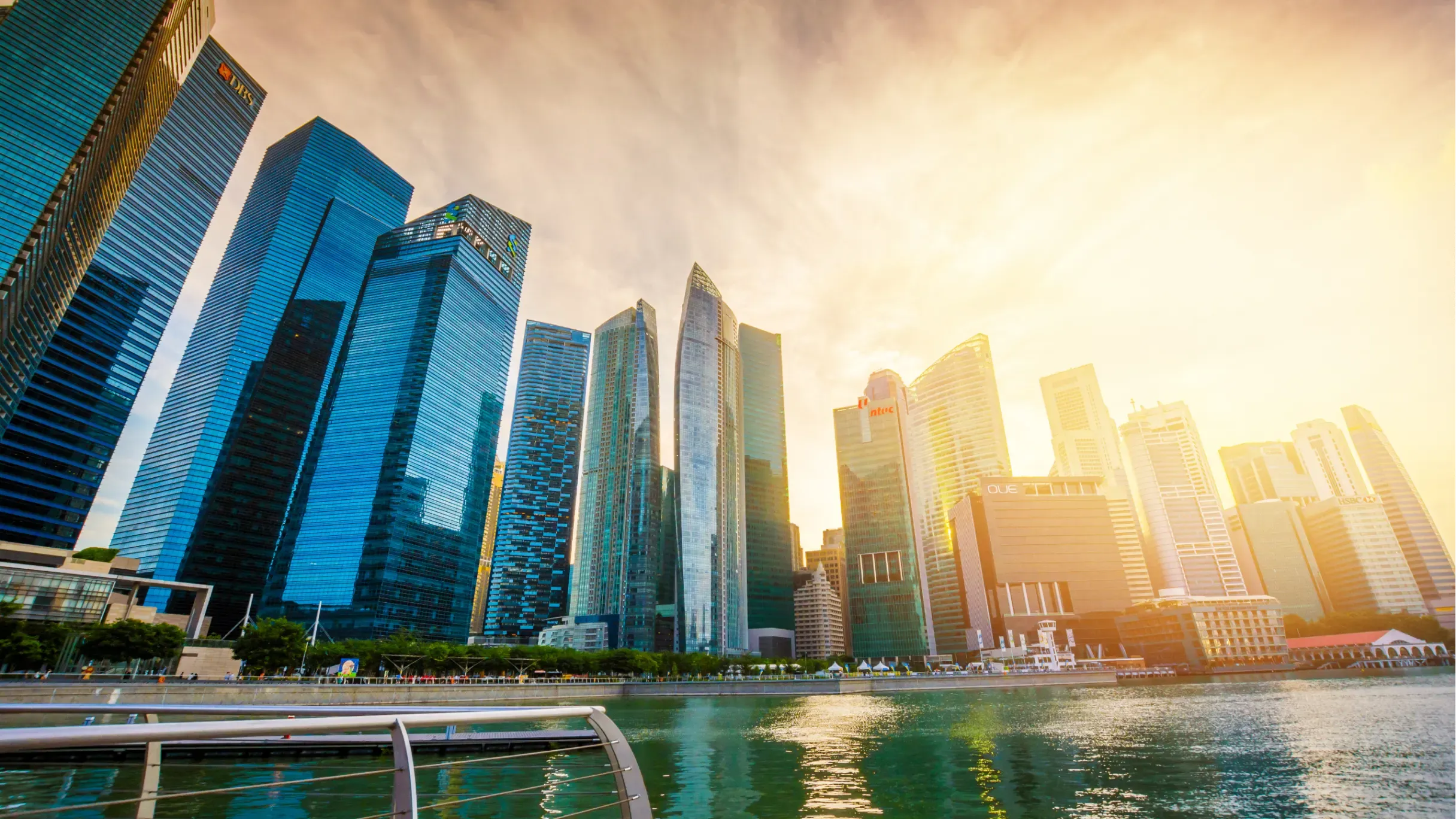 view-of-the-skyline-of-singapore-downtown-cbd_16_9