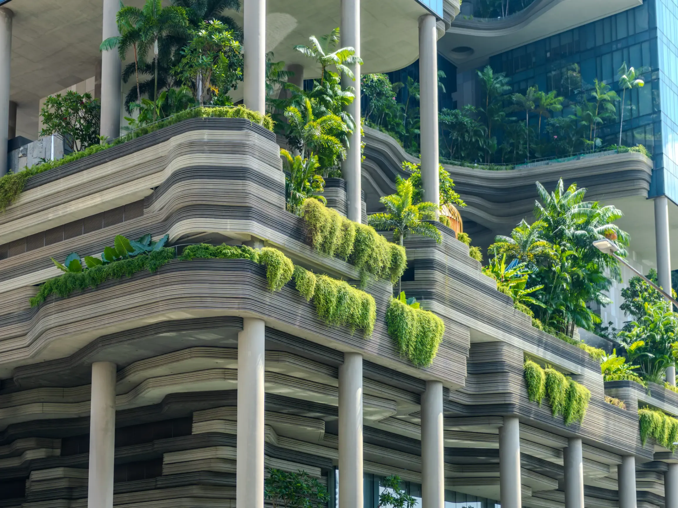 green-terraced-gardens-at-parkroyal-on-pickering-singapore_4_3